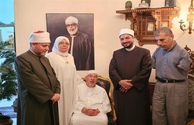 "محبي الشيخ الحصري" لخدمة القرآن تستقبل شيخ الخطاطين وكاتب مصحف المدينة المنورة 
