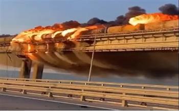   هجوم بطائرات مسيرة على جسر القرم.. وحظر مؤقت للمرور فيه
