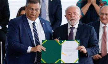   الرئيس البرازيلى يوقع مرسومًا يقيد حصول المدنيين على أسلحة نارية