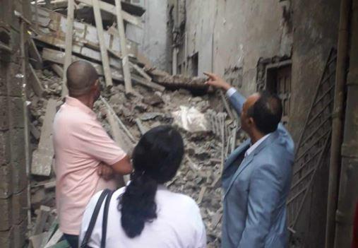 انهيار جزئي لعقار متهالك بحي وسط مدينة المنيا