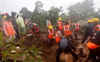   الهند تواصل عمليات البحث والإنقاذ عقب وقوع انهيار أرضي بولاية ماهاراشترا