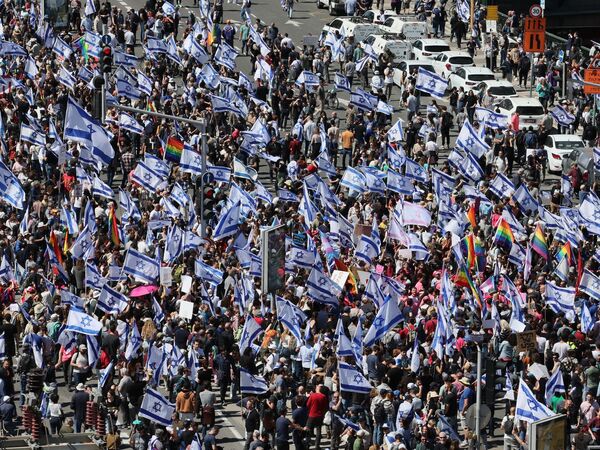 150 مؤسسة إسرائيلية تهدد بالإضراب وشل الاقتصاد