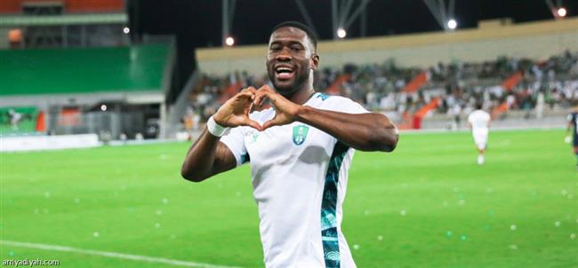 مدافع الأهلي "كيسانجا باستوس" يطالب بدفع راتب ستة أشهر متأخرة أو سيشكوى إلى الفيفا