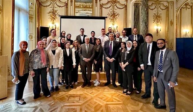 وزير التعليم العالي يلتقي طلاب الجامعة البريطانية في مصر بالمملكة المتحدة 