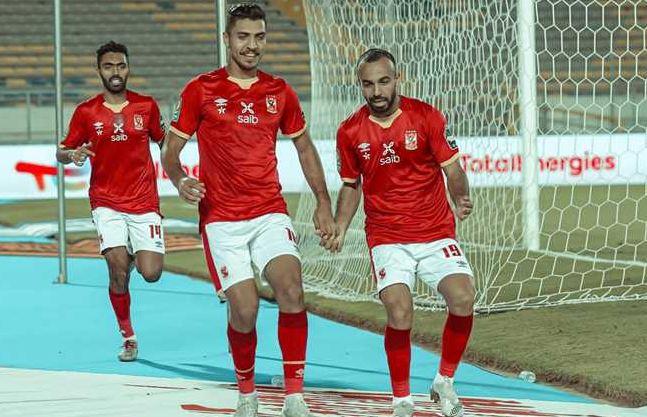الأهلي يبدأ مفاوضات تجديد عقود شريف وهاني وأفشة