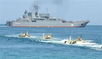 الدفاع الروسية: إحدى سفننا بالبحر الأسود دمرت زورقين مسيرين أوكرانيين