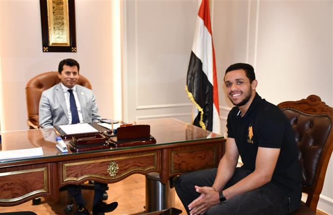وزير الرياضة يلتقي مصطفي عسل بطل العالم فى الاسكواش 