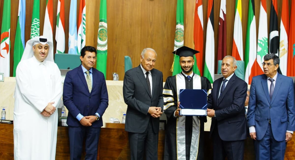 الأمين العام للجامعة العربية يشهد تخريج الدفعة الأولى من طلبة كلية الذكاء الاصطناعي بالأكاديمية العربية