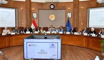 مجلس جامعة قناة السويس يناقش إعلان نتائج الكليات وقوافل حياة كريمة