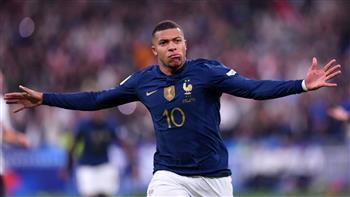 مبابي يحسم موقفه من الإنتقال للهلال السعودي