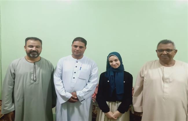 الطالبة منة الله الأولى على بني سويف والخامسة على الجمهورية في الشهادة الثانوية الأزهرية مكفوفين