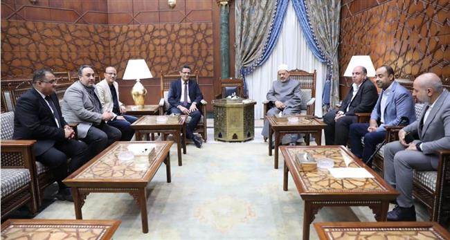 شيخ الأزهر يستقبل نقيب الصحفيين ويبحثان سُبُل تعزيز التعاون بين الأزهر والنقابة