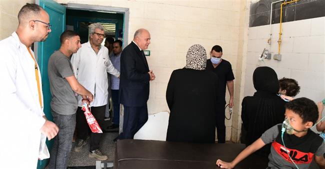 90 مصابا.. "الديب" يطمئن أهالي قنا على الحالة الصحية للمصابين بحادث تسريب غاز الكلور| فيديو 