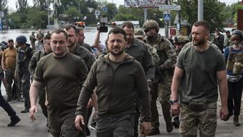   "زيلينسكي" يزور دنيبرو شرق أوكرانيا لمناقشة إمدادات الحرب