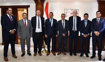   وزير الرياضة يلتقي رئيس الاتحاد الدولي لكرة القدم للمشي لمناقشة سبل نشر اللعبة في مصر