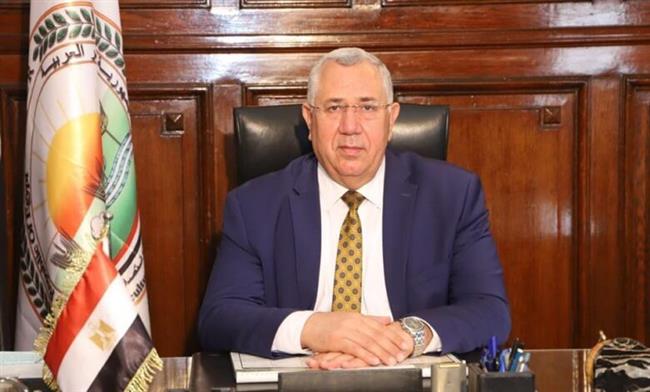 وزير الزراعة يشيد بأداء الأطباء البيطريين خلال حملة تحصين الماشية ضد الحمى القلاعية والوادي المتصدع