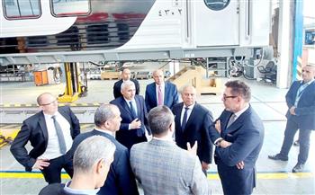   وزير النقل يلتقي رئيس شركة "جانز مافاج" لبحث توطين صناعة عربات السكك الحديدية