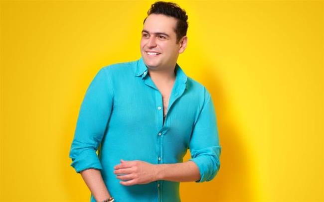 أحمد زكريا يشوق جمهوره لأغنيته الجديدة "البطل" 