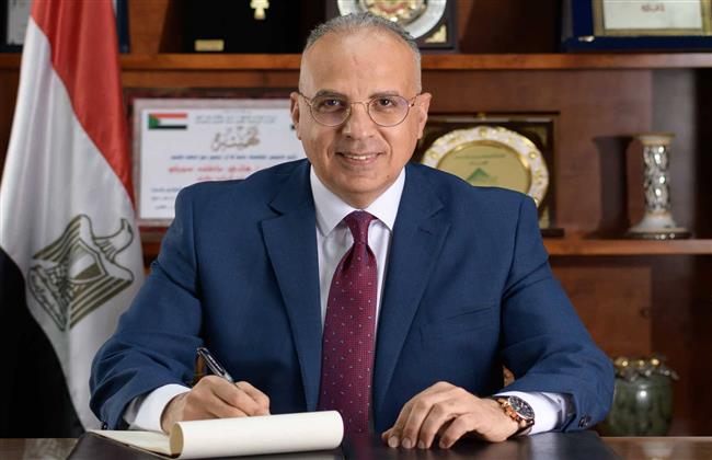 وزير الري يتابع أعمال تأهيل أفمام الترع أسفل سكة حديد «القاهرة - أسوان»