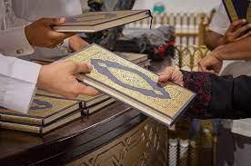 "من الوصول إلى الحصول".. شئون الحرمين تودع ضيوف الرحمن بـ مصحف لكل حاج
