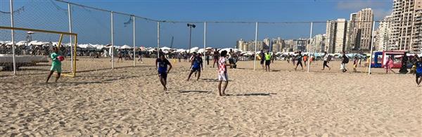 الإسكندرية: شاطئ إسحاق حلمي يستضيف دوري كرة القدم الشاطئية