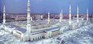 بعد أداء المناسك.. 11 ألف حاج سياحي يزورون قبر الرسول 