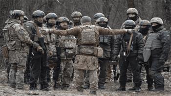   ضابط مخابرات أمريكي: الولايات المتحدة تضحي بمئات الآلاف من الأوكرانيين لإستنزاف روسيا