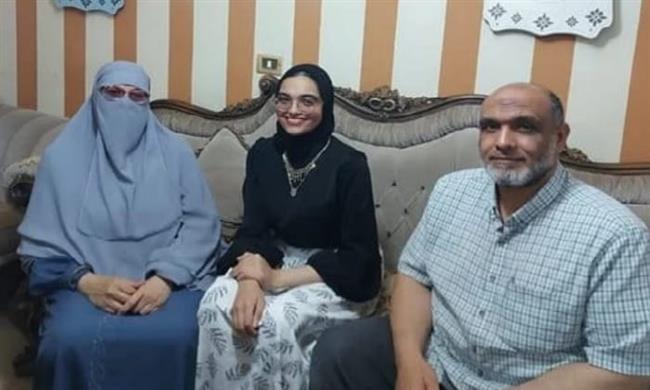خاص| الثالثة على الشعبة الأدبية: فرحتي لن تكتمل إلا بظهور نتيجة شقيقتي التوأم