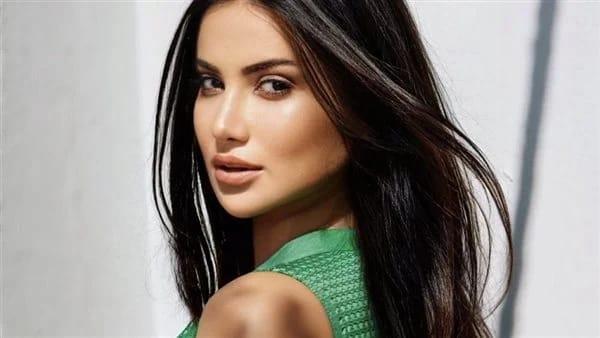 في أحدث ظهور لها.. هدى الإتربى تتألق بالأخضر 