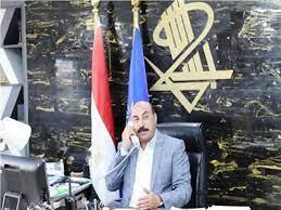 محافظ أسوان يهنئ الطالبة هاجر محمد الأولى على مستوى الجمهورية "مكفوفين" بالثانوية العامة