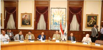   محافظ القاهرة يعقد اجتماعا لمتابعة إجراءات ترشيد استهلاك الكهرباء