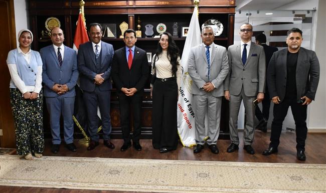 وزير الرياضة يستقبل منظمي استضافة بيب جوارديولا