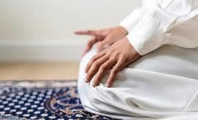 اوعى تعملها.. أفعال نهى النبي عنها في الصلاة