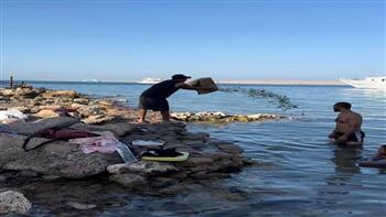   "الداخلية": ضبط المتهم بإلقاء مخلفات "كسر زجاج" بمياه أحد الشواطئ بالغردقة