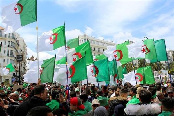 احتفالات شعبية ورسمية بالذكرى الـ 61 لعيد الاستقلال بالجزائر