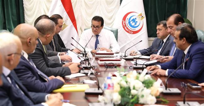 وزير الصحة يتابع مؤشرات الأداء بحملة "100 يوم صحة"