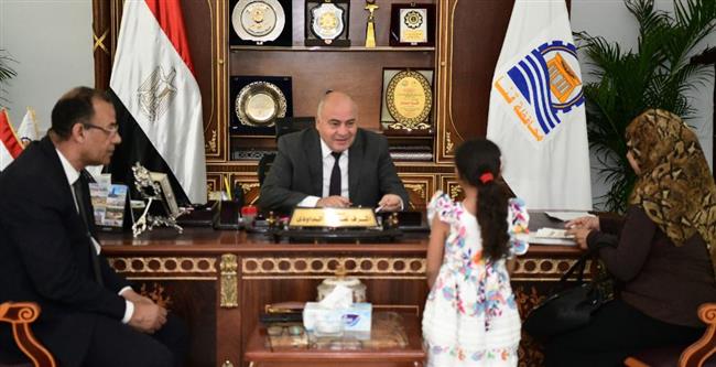 " الداودي" يستقبل 75 مواطن لحل مشاكلهم بقنا