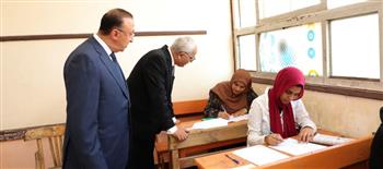   وزير التعليم ومحافظ الإسكندرية يتفقدان لجان امتحانات الثانوية العامة بالمحافظة