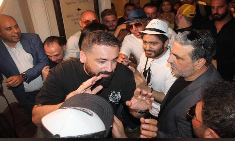 استقبال أسطوري من الشعب اللبناني للنجم تامر حسني