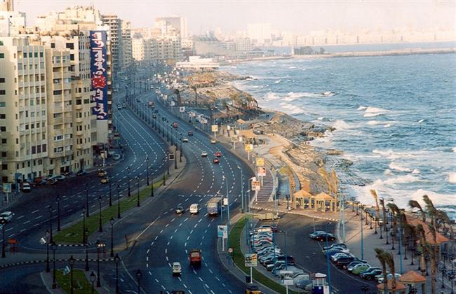 محافظ الإسكندرية: إنشاء 7 مشروعات للتصدي لغرق الشواطئ