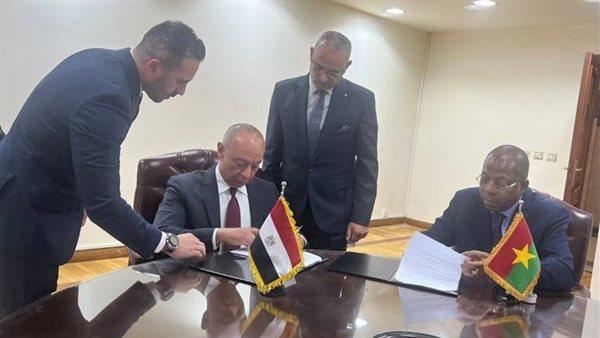 وزارة الطيران المدني تنظم عدة زيارات ميدانية لوزير النقل بدولة بوركينا فاسو