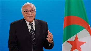   وزير خارجية الجزائر يصل إلى إيران في زيارة رسمية لتعزيز التنسيق السياسي بين البلدين