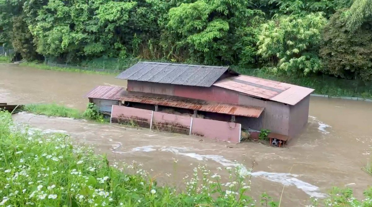 اليابان تحث 370 ألف شخص على إخلاء منازلهم بسبب الأمطار الغزيرة والفيضانات