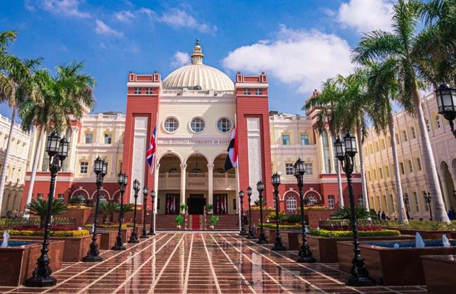 الجامعة البريطانية تنظم أول جولة تفقدية للطلاب للتعريف بكلياتها