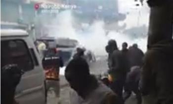   الشرطة الكينية تطلق غازًا مسيلاً للدموع على تظاهرات بإحدى المدن |فيديو