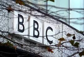   لعدم التزامها بالمعايير المهنية.. أول تعليق من BBC بعد إلغاء اعتمادها في سوريا