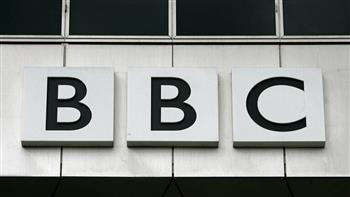   الحكومة البريطانية تتحقق من فضيحة مقدم برامج في قناة «بي بي سي»