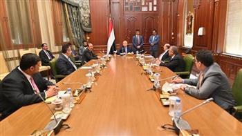 اليمن.. العليمي يؤكد الالتزام بنهج السلام الشامل