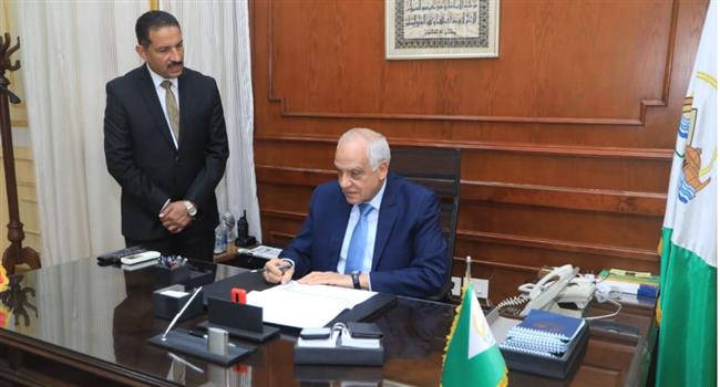 محافظ الجيزة يعتمد نتيجة الدور الثاني للشهادة الإعدادية بنسبه نجاح ٨٣.٦٦% 