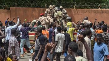  أول تعليق من فرنسا بعد الهجوم على سفارتها في النيجر